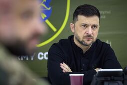 Военные, олигархи, "партия Сороса" или батька Махно?