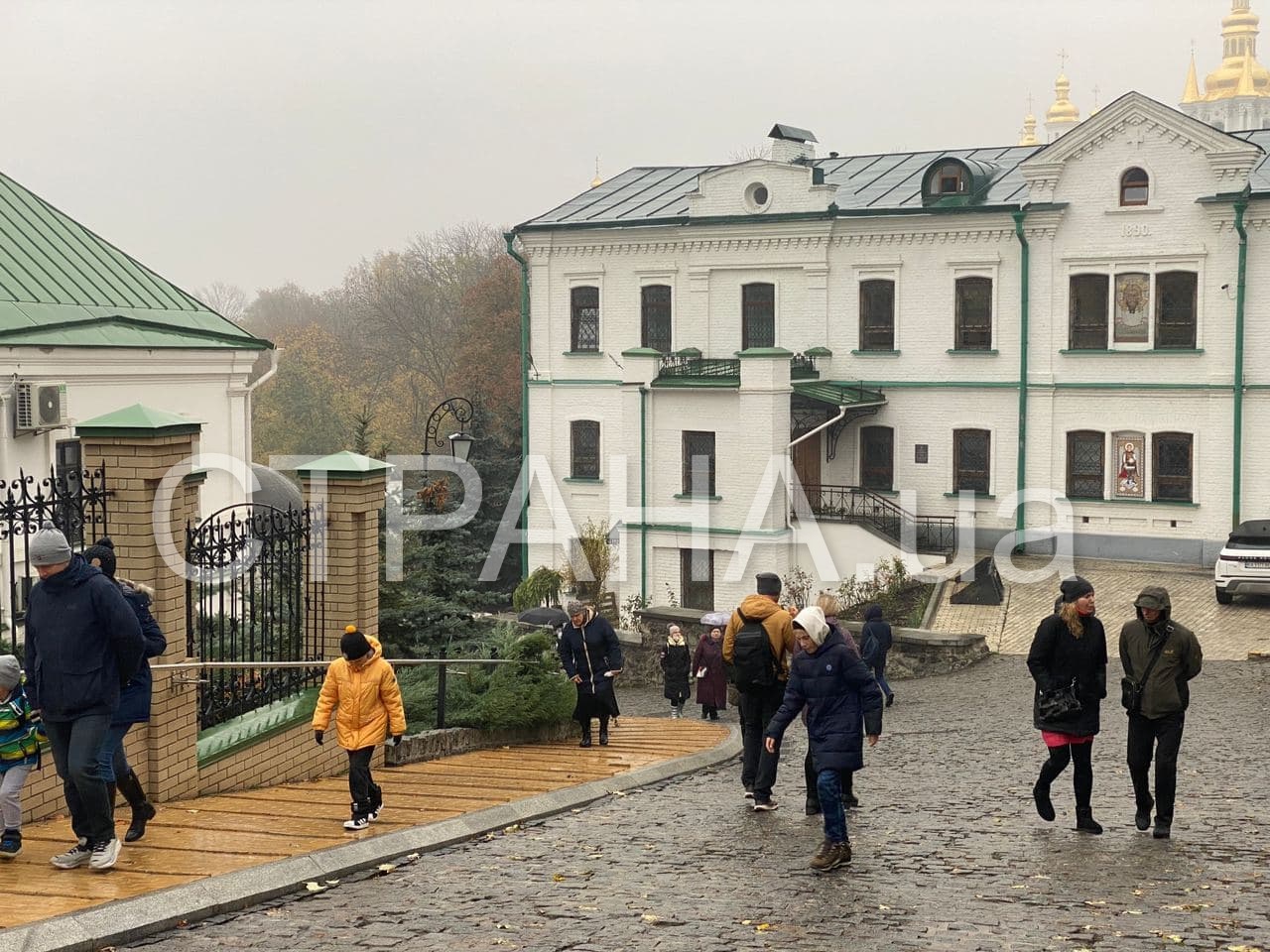 Киево-Печерская лавра в это воскресенье. Фото: Страна