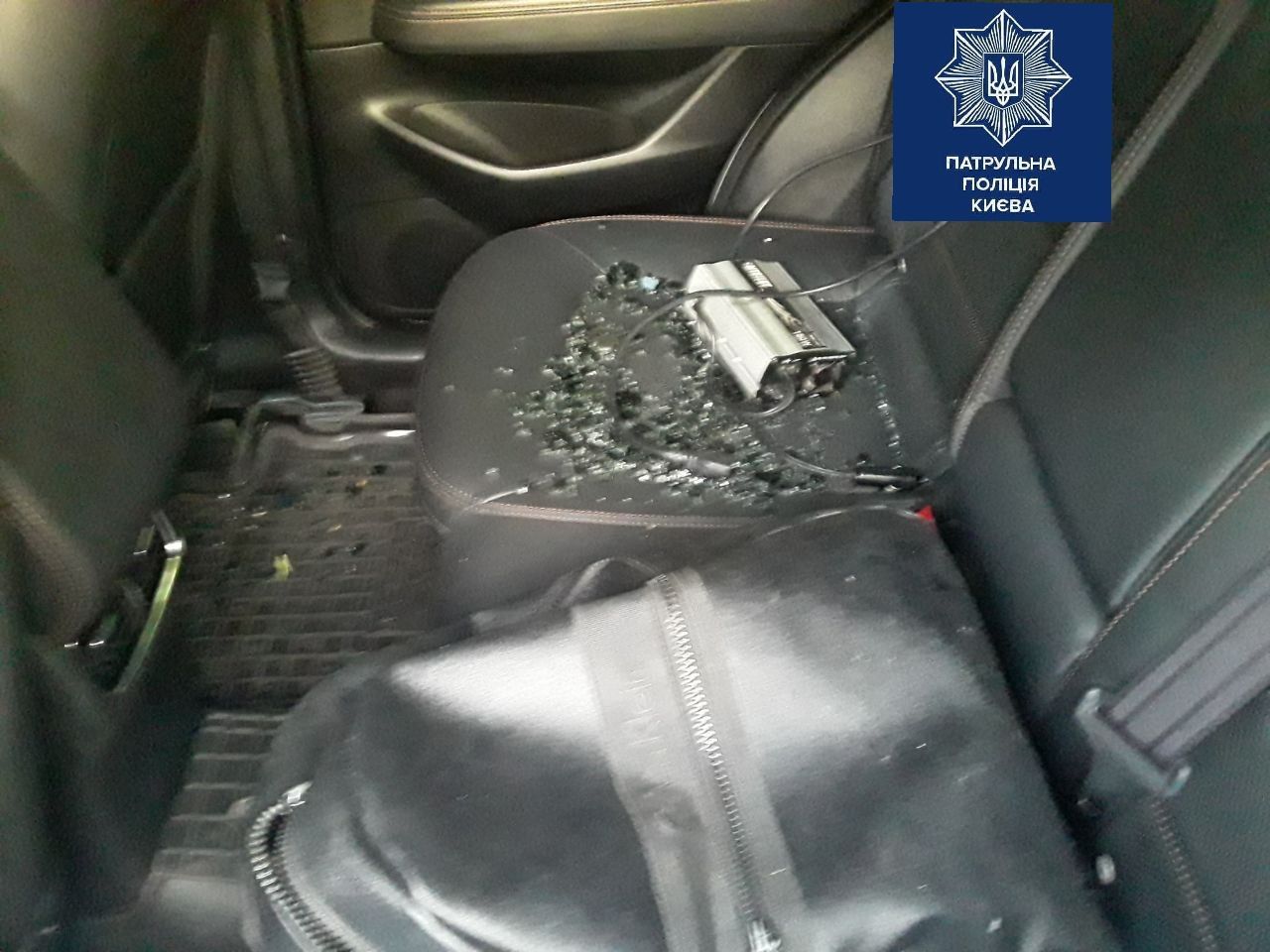 В Киеве полиция устроила погоню за водителем, который пытался скрыться на краденой Mazda