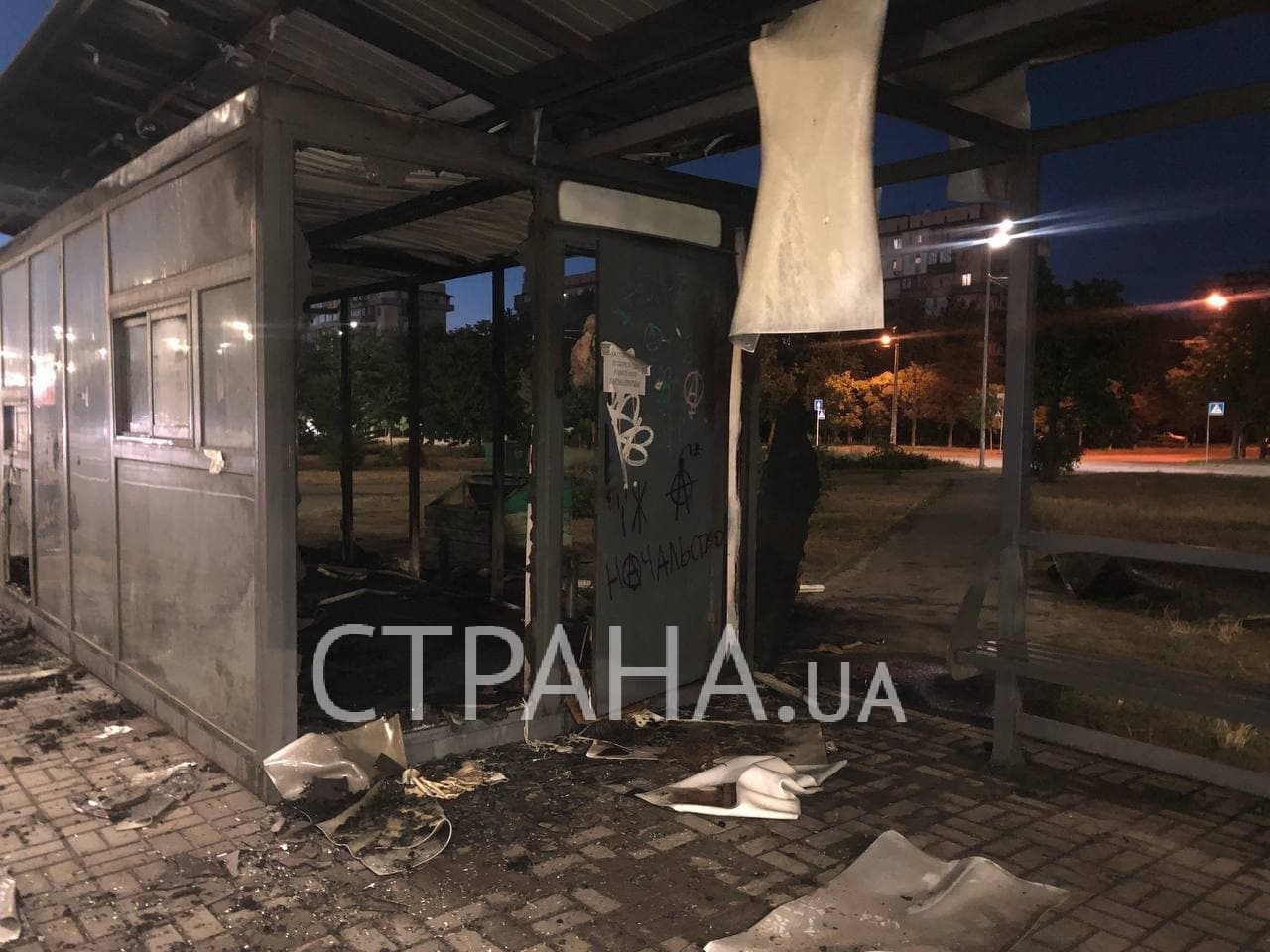 В Киеве сгорела остановка
